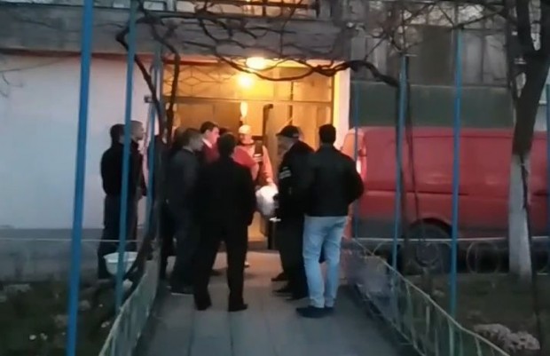 Двата трупа бяха откарани в Съдебна медицина Пловдив, предаде репортер