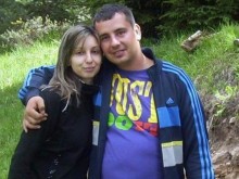 Погребват Ради и Илияна далеч един от друг завинаги