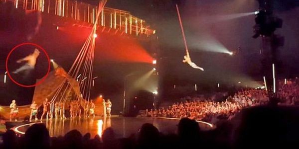 Опитният акробат Ян Арно от Цирк дю Солей (Cirque du