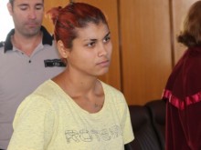 Отложиха делото срещу 18-годишната майка, която удуши бебето си