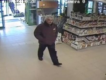 Полицията с интересно видео от строителен хипермаркет в Пловдив, но не може да се справи сама! Помогнете й!