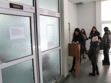 Паспортна служба на МВР Пловдив умили тази майка, вижте как
