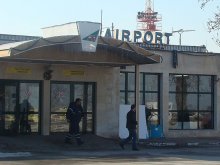 Летището е затворено, възстановяват графика до края на деня
