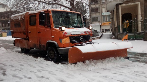 Burgas24 bg от ОПУ Бургас 47 машини разчистват снега от републиканската пътна