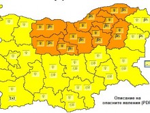 Зимата ни удря с мощна втора вълна - снежни виелици, преспи и навявания!