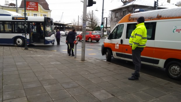 Очевидци съобщиха за Burgas24 bg че рейсът бил принуден да спре