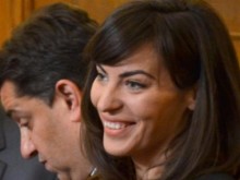 Илиана Раева изригна срещу красива пловдивска депутатка: Засрамете се!