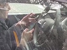 Шофьорка с палави ръчички изуми всички на оживено пловдивско кръстовище!