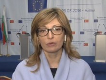 Външният министър: Надявам се Ердоган да не тропа по масата