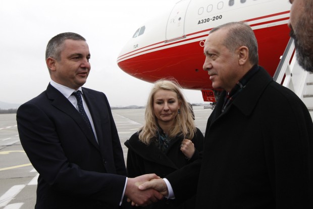 Varna24 bg ви показва кадри от пристигането на президента на Турция