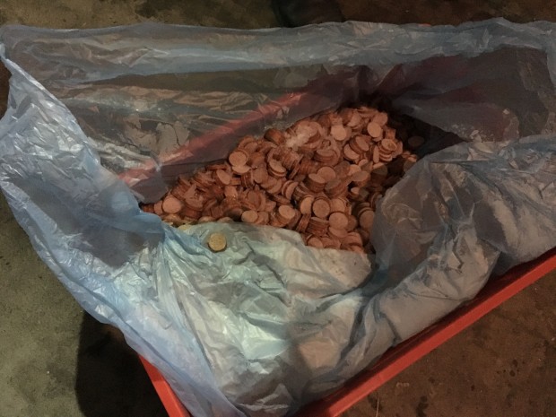 2353 3 кг замразени колбаси се предлагат за продажба чрез пряко