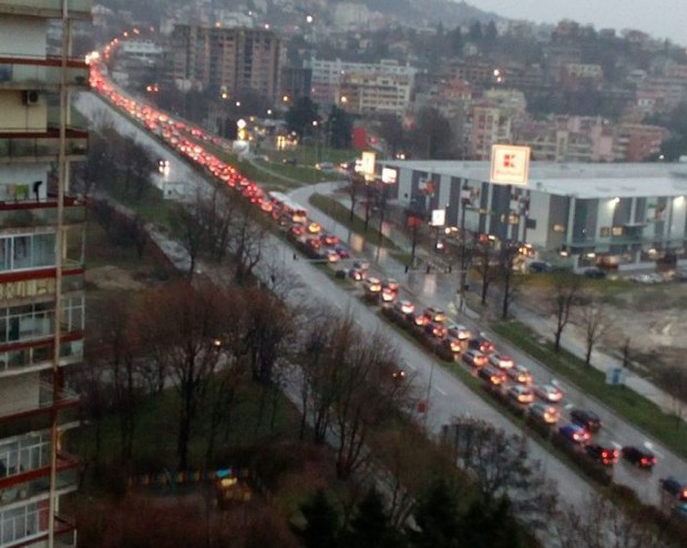 Фейсбук
Проблеми с трафика във Варна по трасето от Евксиноград до