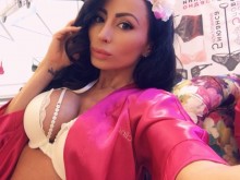 Скандалът се разраства! Организаторката на "Мис Силикон": Не знаех, че подготвям проститутки