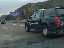 Пловдивчанин изпревари на магистралата 30 абсолютно еднакви джипа!