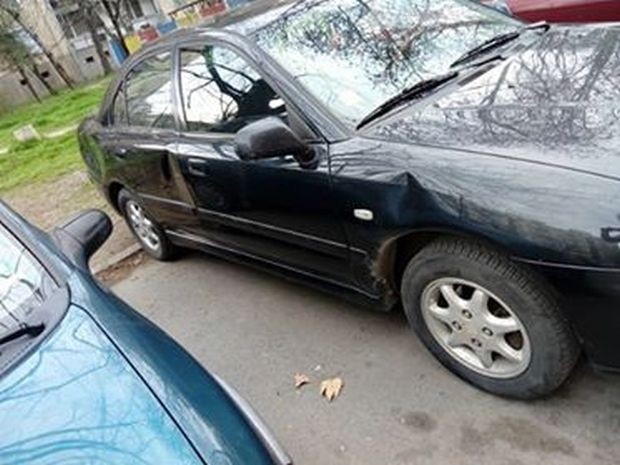Психично болен напада момичета и троши коли в Пловдив, заяви