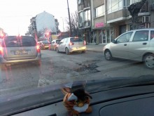 Започна пролетното кърпене на дупки в "Южен"