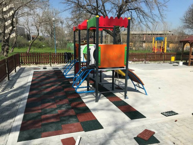 До дни откриват първата детска площадка за 2018 та година в Южен