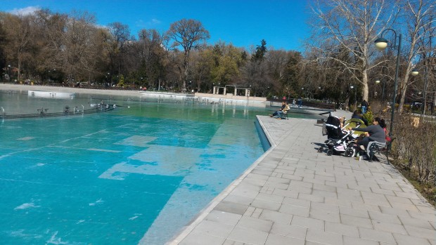 Вече пълнят езерото с Пеещите фонтани в Пловдив видя репортер