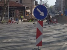 Затварят източното платно на кръстовището на "Руски" с "Гладстон"