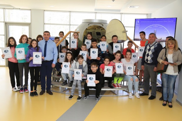 15 ученици от девненското СУ Васил Левски“ днес получиха сертификати