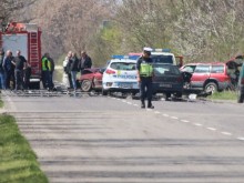 Първо в Plovdiv24.bg: Зловещо изглеждат колите от трагедията край Садово!
