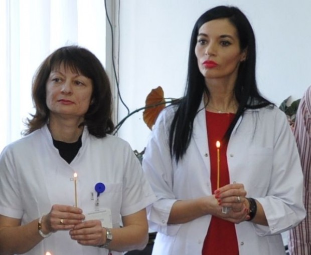 Доц д р Екатерина Учикова вляво По време на бременността си