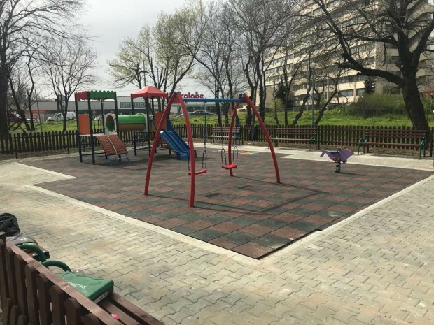 Готова е първата детска площадка за 2018-та година в Южен.