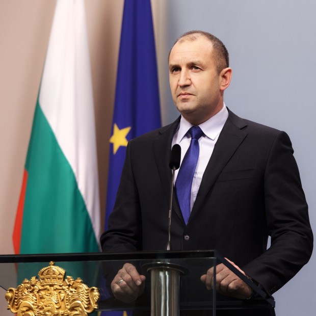 Президентът на България Румен Радев поздрави българите за Великден:Христос воскресе!Скъпи