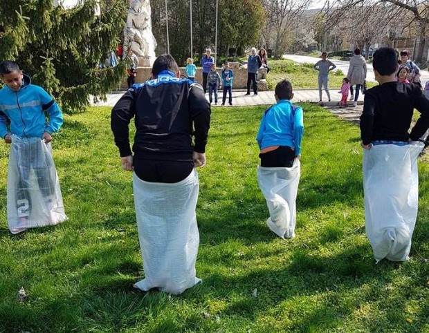 Малчугани от село Кипра взеха участие в детски празник с
