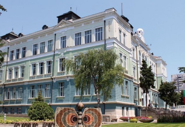 Икономически университет – Варна се изкачи в най високата степен от