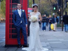 Възлюбен мъж остана разорен, след като жена му проиграва над 3.5 милиона паунда