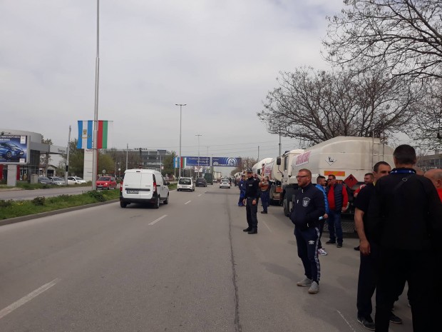 Собственици на бензиностанции и търговци на горива излязоха на протест