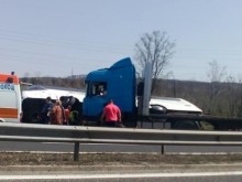 Какво става? Още една катастрофа в близост до тази с автобуса на "Тракия"