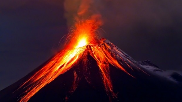 Климатолози и специалисти в изследванията на вулканичната активност от университета