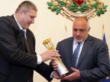 Позлатената купа на Световното по волейбол стартира обиколката си из България