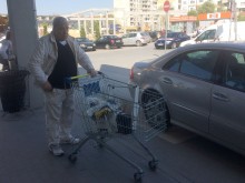 Странни прищевки пред "Лидл" и "Кауфланд"