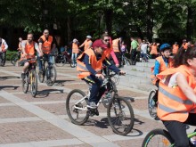 Над 100 души се включиха във Велопоход "Заедно" в подкрепа на хората с хемофилия в Пловдив