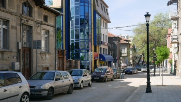 Местната администрация откри обновената част от ул Йофис Шнитер в