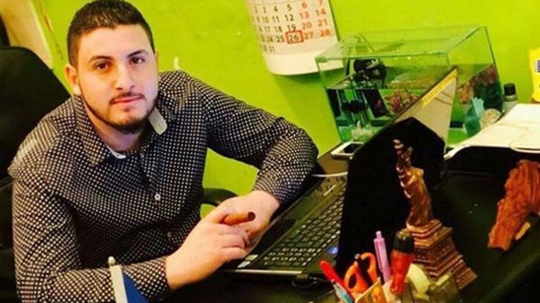 Българин от ливански произход желае да зарадва абитуриенти в затруднено