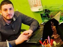 Добрата новина: Млад мъж дава колите си безплатно на абитуриенти