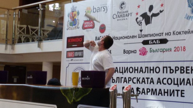 Финалистите в надпреварата са Николай Панайотов от Варна в категория Класика,