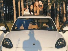 Подариха Porsche Cayenne на Мис България