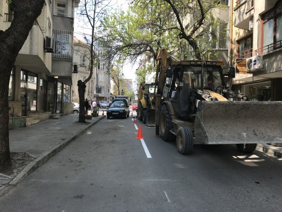 Varna24 bg От днес по няколко централни варненски улици започна полагането