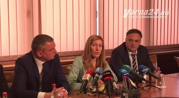 Министърът на туризма Николина Ангелкова провежда работна среща с контролните органи