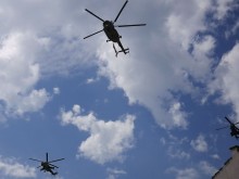 Ниско прелитащ Ми-17 с националния флаг поздрави пловдивчани за 6 май