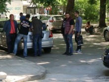Първа версия за ареста на служители на Здравната каса на централна пловдивска улица