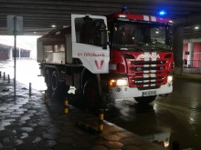 Валят сигнали за наводнения в Пожарната, отводняват подлези и болници