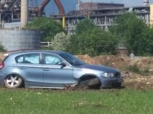 Джигит с БМВ връхлетя новото кръгово до КЦМ