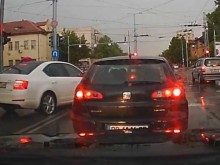 Вижте едни от най-големите боклуци сред шофьорите в Пловдив! КАТ, спите ли?