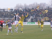 БФС и футболните клубове се обявиха срещу забраната на реклама на букмейкъри